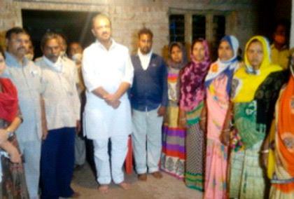 Minister offers condolences to the family of the agitating deceased woman | आंदोलनकर्ती मयत महिलेच्या कुटूंबियांचे मंत्र्यांकडून सांत्वन