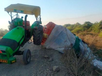 The Susari detour is fatal for commuters | सुसरी वळण रस्ता ठरतोय प्रवाशांसाठी जीवघेणा