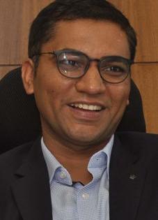 Let's make the district self-sufficient in oxygen too - Dr. Rajendra Bharud | आॅक्सिजन बाबतही जिल्हा स्वयंपुर्ण करू -डॉ.राजेंद्र भारूड