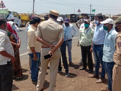 Police officers on the streets with tehsildars in Peth city! | पेठ शहरात तहसीलदारांसह पोलीस अधिकारी रस्त्यावर !