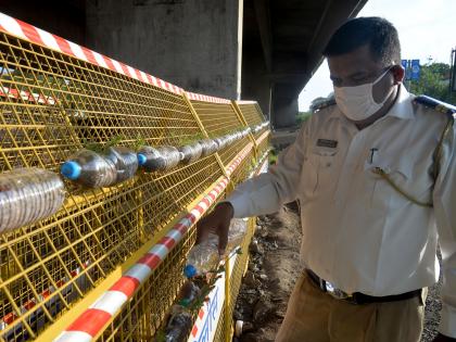 Protecting the environment as well as road safety from the police | पोलिसाकडून रस्ता सुरक्षेसह पर्यावरणाचीही रक्षा