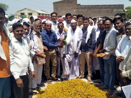 Parbhani: Shopping on the first day of 200 quintals turmeric | परभणी: २०० क्विंटल हळदीची पहिल्याच दिवशी खरेदी