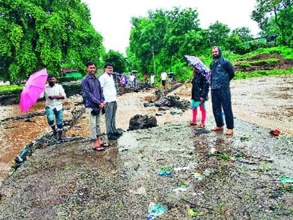 Migrating families | ३५ कुटुंबांचे स्थलांतर