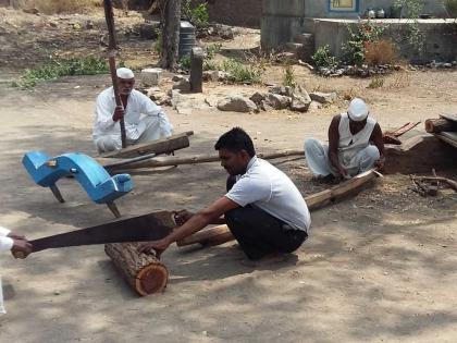  The beginning of the kharif pre-mishagti in changing the atmosphere | वातावरणाच्या बदलाने खरीपपूर्व मशागतीस प्रारंभ