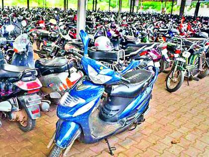 There are 2.24 lakh two wheelers in Wardha | वर्धेत तब्बल २.२४ लाख दुचाकींची नोंद