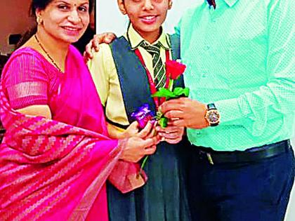 Both of them have their first number in the SSC examination | दहावीच्या परीक्षेत दोघींचा पहिला क्रमांक