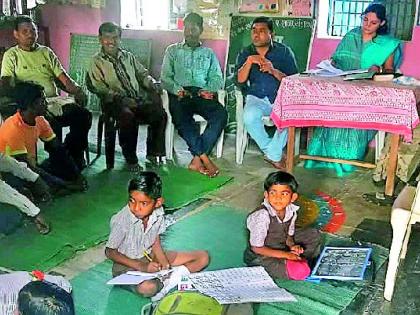 The school opened by the Speaker only | सभापतींनीच उघडली शाळा