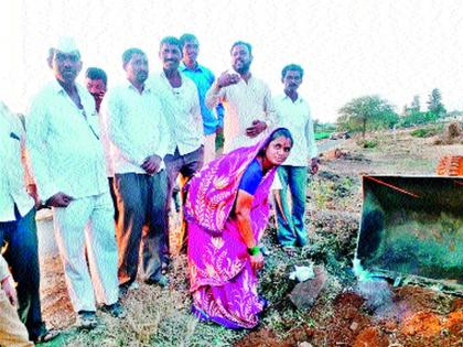 Mahadevpur-Dumbalewadi-Dugaon road freed | महादेवपूर-डंबाळेवाडी- दुगाव रस्ता मोकळा