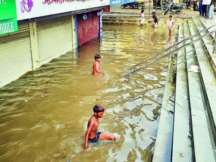 Polkhol of the administration in 12 hours of rain | 12 तासांच्या पावसात प्रशासनाची पोलखोल Polkhol of the administration in 12 hours of rain | 12 तासांच्या पावसात प्रशासनाची पोलखोल