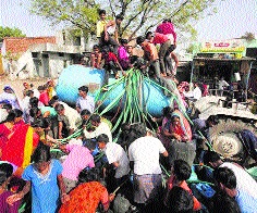 Water shortage in Aurangabad district during rainy season | औरंगाबाद जिल्ह्यात पावसाळ्यात पाणीटंचाई