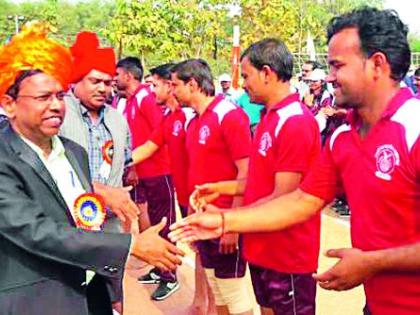 Beginning of district level revenue sports competition | जिल्हास्तरीय महसूल क्रीडा स्पर्धेस सुरुवात