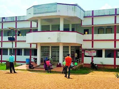 On the trust of Kovid Care Center contract staff in the taluka | तालुक्यातील कोविड केअर सेंटर कंत्राटी कर्मचाऱ्यांच्या भरवशावर