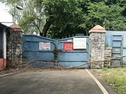 Gorewadi gate of the printing press has been closed for six months | मुद्रणालयाचा गोरेवाडी गेट सहा महिन्यांपासून बंद