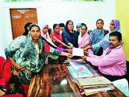 In support of Bhabhanagar Hospital, women in the area of ​​Sarsavla | भाभानगर रुग्णालयाच्या समर्थनार्थ सरसावल्या परिसरातील महिला