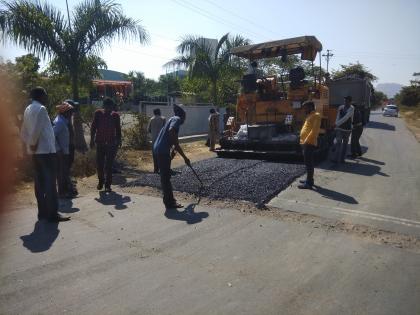  Start work on Pimpal Dhar-Mangabari road | पिंपळदर-मांगबारी रस्त्याच्या कामाला प्रारंभ