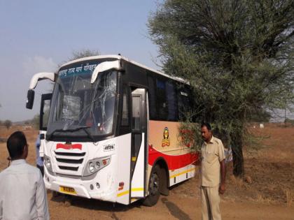 27 passenger safe by tree ; without driver bus going 800 meeter | ‘ते’ झाड होते म्हणून वाचले २७ प्रवाशांचे प्राण, चालकाविना बस चालली ८०० मीटर