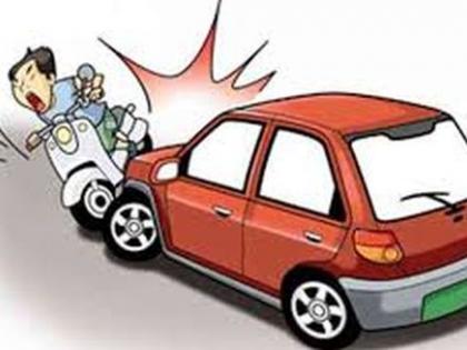 Bhardhaw's car hit a vertical two-wheeler, injuring one | भरधाव कारची उभ्या दुचाकीला धडक, एक जखमी