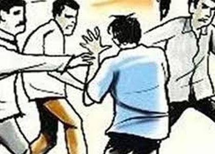Fighting in Nandurbar | नंदुरबारात हाणामारी Fighting in Nandurbar | नंदुरबारात हाणामारी