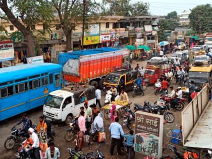 There was a traffic jam as usual | नित्याचीच झाली वाहतुकीची कोंडी