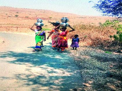 Gangapur Campus: Indoor grenadine near the Gir, wandering for the water of the villagers, | गंगापूर परिसर : गिरणारेजवळील इंदिरानगर गाळुंशीच्या लोकांची पाण्यासाठी भटकंती धरण उशाशी, कोरड घशाशी