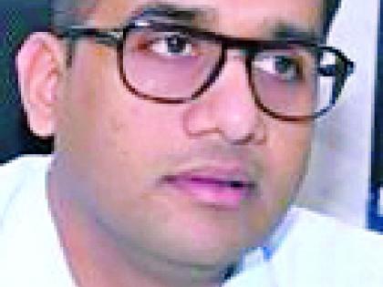 Cotton scam, Collector's focus on seed scarcity | कापूस घोटाळा, बियाणे टंचाईवर जिल्हाधिकाऱ्यांचा फोकस Cotton scam, Collector's focus on seed scarcity | कापूस घोटाळा, बियाणे टंचाईवर जिल्हाधिकाऱ्यांचा फोकस