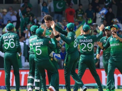 ICC World Cup 2019: Pakistan's team get 2.24 crore rupees from World Cup | ICC World Cup 2019 : विश्वचषकातून बाहेर होऊनही पाकिस्तानचा संघ झाला कोट्यधीश...