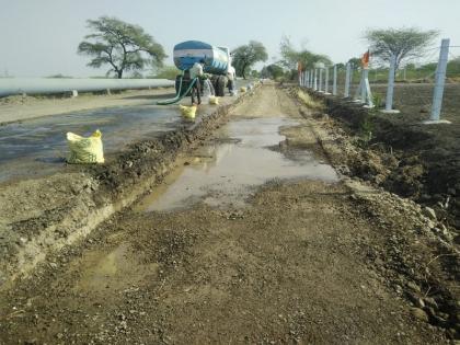 Start of widening the road to Waluj-Brahmagwan | वाळूज-ब्रह्मगव्हाण रस्ता रुंदीकरणास प्रारंभ