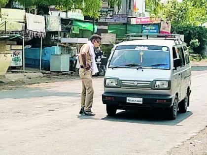 Transportation of vehicles on return route | परतवाडा मार्गावर वाहनांची वाहतूक