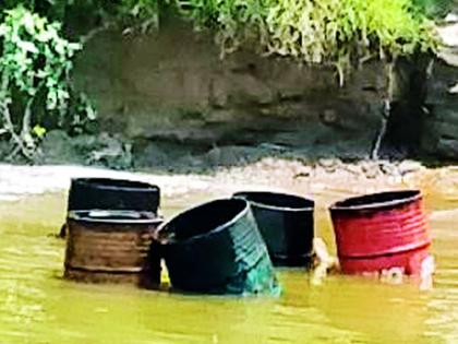 Against drunk on action in vitala | विटाळ्यात पुन्हा गावठी दारूवर धाडसत्र Against drunk on action in vitala | विटाळ्यात पुन्हा गावठी दारूवर धाडसत्र