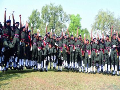 Be proud and respect the uniform | वर्दीचा अभिमान अन् सन्मान राखा