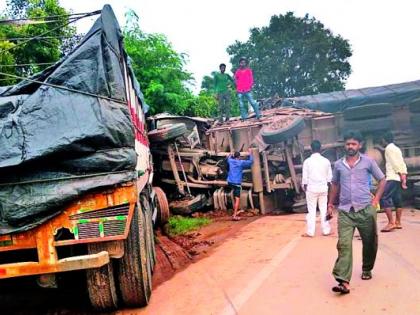 Cleaner's death in overtake | ओव्हरटेकच्या नादात क्लिनरचा मृत्यू