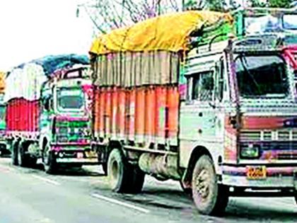 Transportation of construction materials without tadpattri | ताडपत्री न झाकताच बांधकाम साहित्याची वाहतूक