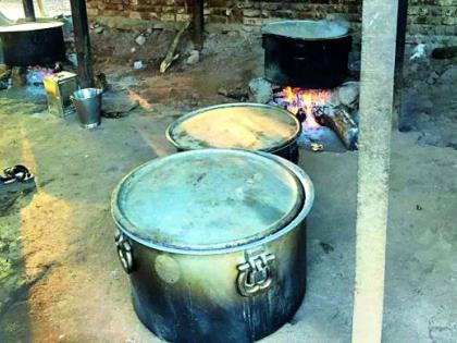 Zilla Parishad 77 schools without a kitchen | जिल्हा परिषदेच्या ७७ शाळा किचनशेडविना