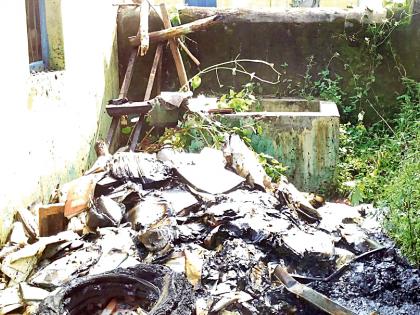 The documents in the forest office have been burnt | वन कार्यालयातील दस्तऐवज जळाले