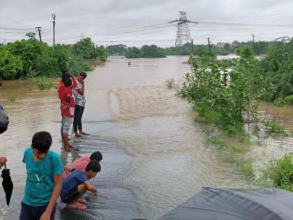 Saints everywhere; Floods of rivers and streams | सर्वत्र संततधार; नदी -नाल्यांना पूर