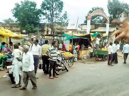 The police encroached on the Taloji Gram Panchayat by encroachment | तळोधी ग्रामपंचायतीने पोलीस बंदोबस्तात हटविले अतिक्रमण