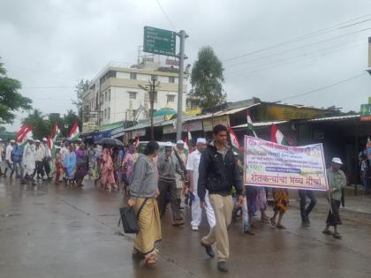 Shramjeevy Sanghatana's Front on Trimbakeshwar Tehsildar's Office | त्र्यंबकेश्वर तहसिलदार कार्यालयावर श्रमजीवी संघटनेचा मोर्चा