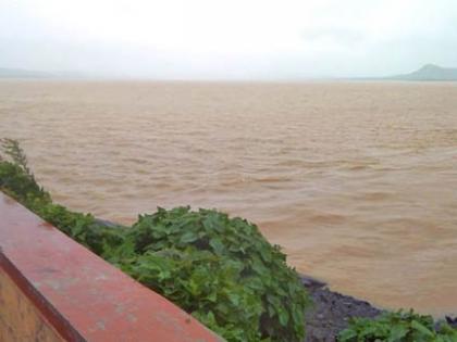 Water stock in Gangapur dam | गंगापूर धरणात मुबलक पाणीसाठा