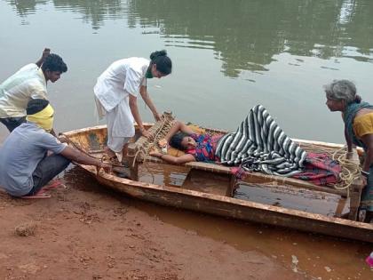 Maternity delivery in Gadchiroli by crossing the river by boat | गडचिरोलीत नावेतून नदी पार करून गरोदर मातेची प्रसुती