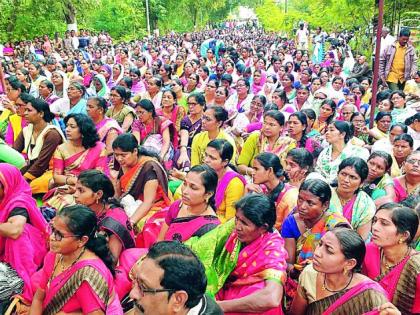 Thousands of employees on the road to strike | संपासाठी हजारो कर्मचारी रस्त्यावर