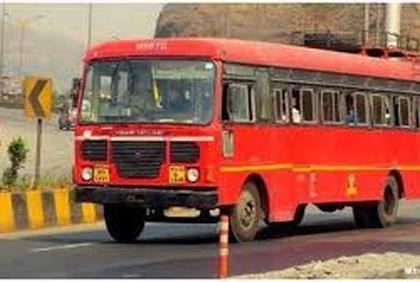 Lack of ST bus service deprives students in rural areas of education | एस.टी.बस सेवेअभावी ग्रामिण भागातील विद्यार्थी शिक्षणापासून वंचीत