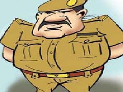 Retired Jamadar collecting documents of crime and polluting | सेवानिवृत्त जमादार गुन्ह्यांची कागदपत्रे घेवून परागंदा Retired Jamadar collecting documents of crime and polluting | सेवानिवृत्त जमादार गुन्ह्यांची कागदपत्रे घेवून परागंदा