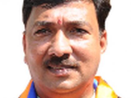Unmesh Patil family in the campaign! | प्रचारात उतरलेय अवघे उन्मेष पाटील कुटुंबीय! Unmesh Patil family in the campaign! | प्रचारात उतरलेय अवघे उन्मेष पाटील कुटुंबीय!