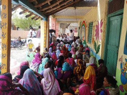 In the office of Bhadgaon tahsil, the passerby's village became aggressive | भडगाव तहसील कार्यालयात पासर्डीचे ग्रामस्थ झाले आक्रमक