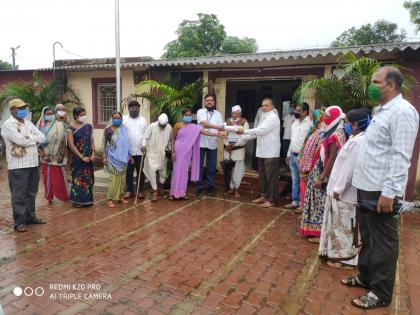 Villages take the lead in the battle of Koronaviru! | कोरोनाविरुद्धच्या लढाईत खेडेगावांचा पुढाकार !