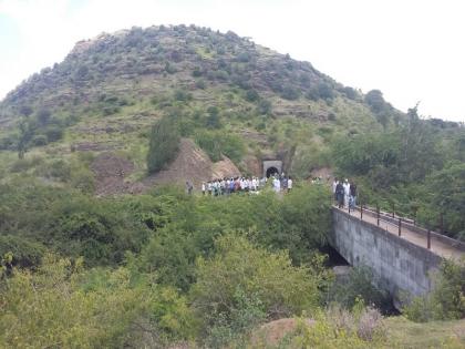 The eastern part of the Deola taluka is in the shadow of drought | देवळा तालुक्याचा पूर्व भाग दुष्काळाच्या छायेत