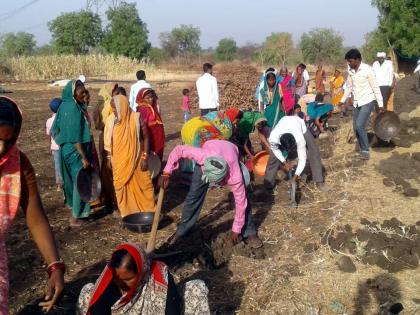 Parbhani: Shramdan started under water cup competition in 15 villages | परभणी : १५ गावांमध्ये वॉटर कप स्पर्धेंतर्गत श्रमदान सुरु