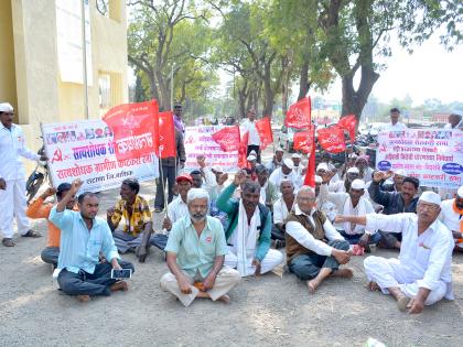  Agitation against Satana Tehsil | सटाणा तहसीलसमोर ठिय्या आंदोलन