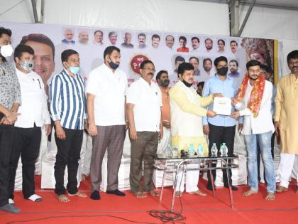 Shiv Sena ended the social commitment maintained by Anand Dighe in Thane | ठाण्यात आनंद दिघेंनी जपलेली सामाजिक बांधिलकी शिवसेनेने संपवली