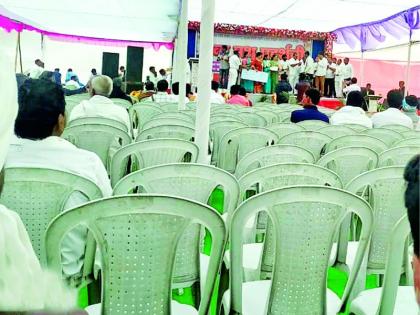 Animal show 'flop show' after agricultural festival | कृषी महोत्सवापाठोपाठ पशु प्रदर्शनाचा ‘फ्लॉप शो’